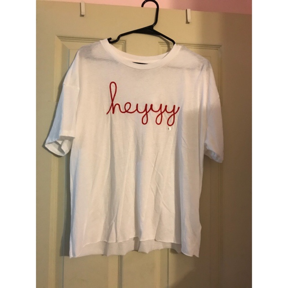 Heyyyy tee